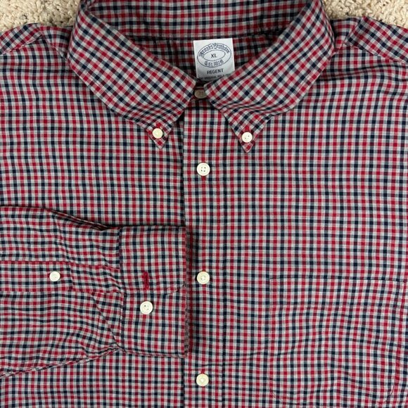 Brooks Brothers Mens Button Up Shirt Red Blue Gray Plaid XL Regent Fit Cotton - Picture 1 of 8